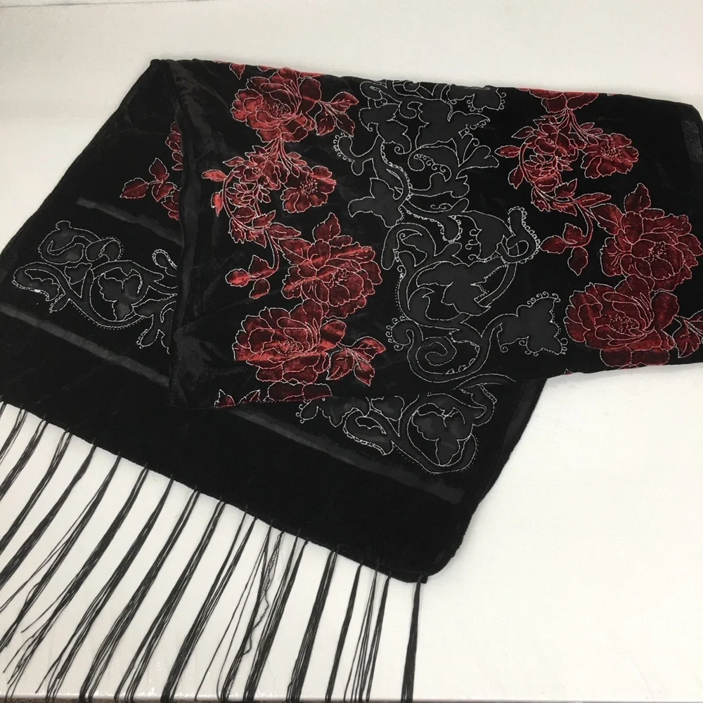 Unbranded floral velvet
